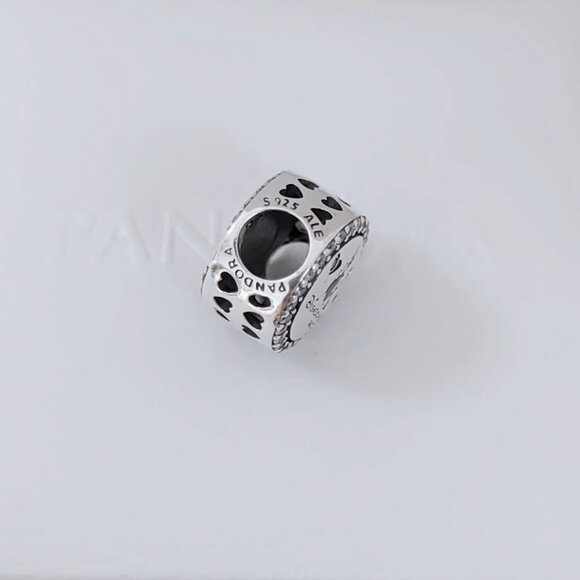 Pandora Paris Mickey and Minnie Eiffel Tower Exclusive Charm Bead with box - Picture 7 of 8